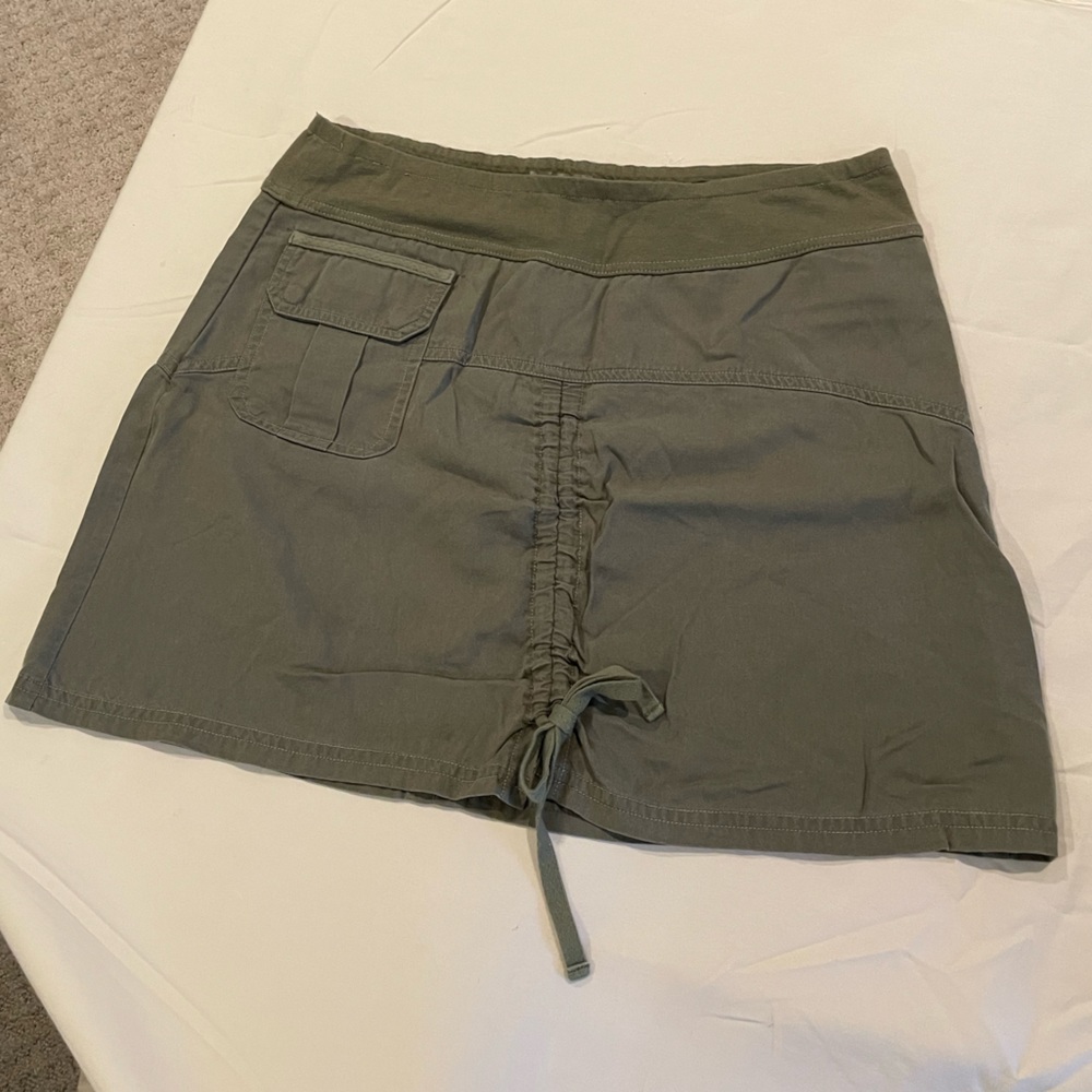 Athleta Women 8P Olive Green Mini Skirt Tie Detail